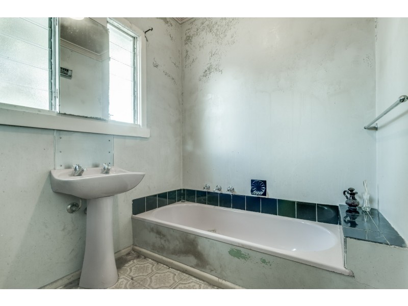 1 Ingleton Street, Long Gully VIC 3550