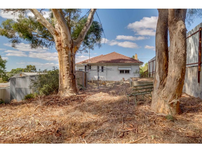 1 Ingleton Street, Long Gully VIC 3550