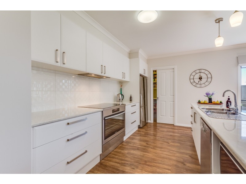 14 Inverness Drive, Junortoun VIC 3551