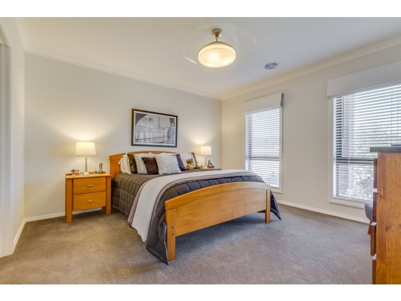 14 Inverness Drive, Junortoun VIC 3551