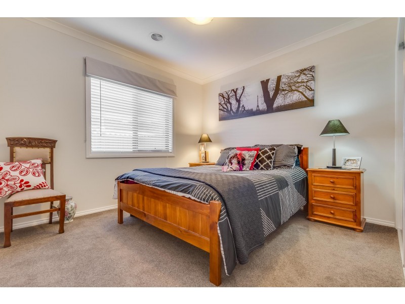 14 Inverness Drive, Junortoun VIC 3551