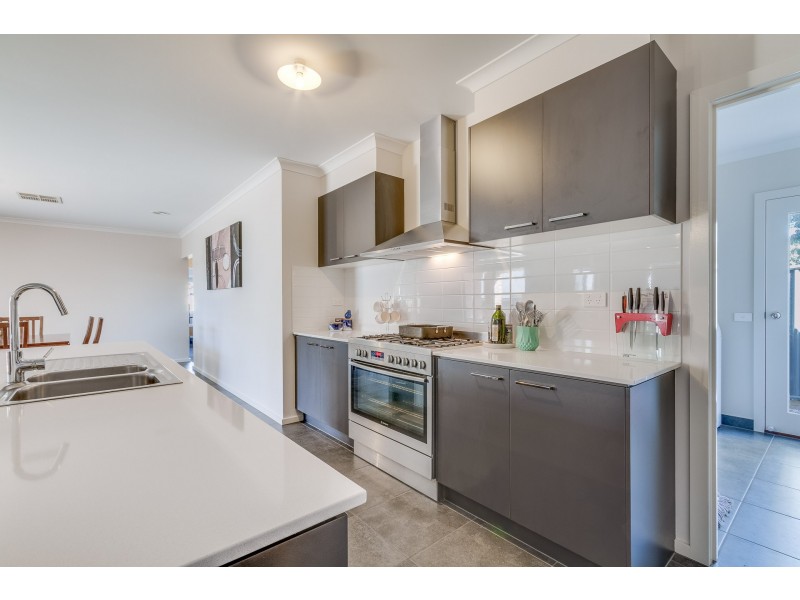 3 Ironhill Close, White Hills VIC 3550