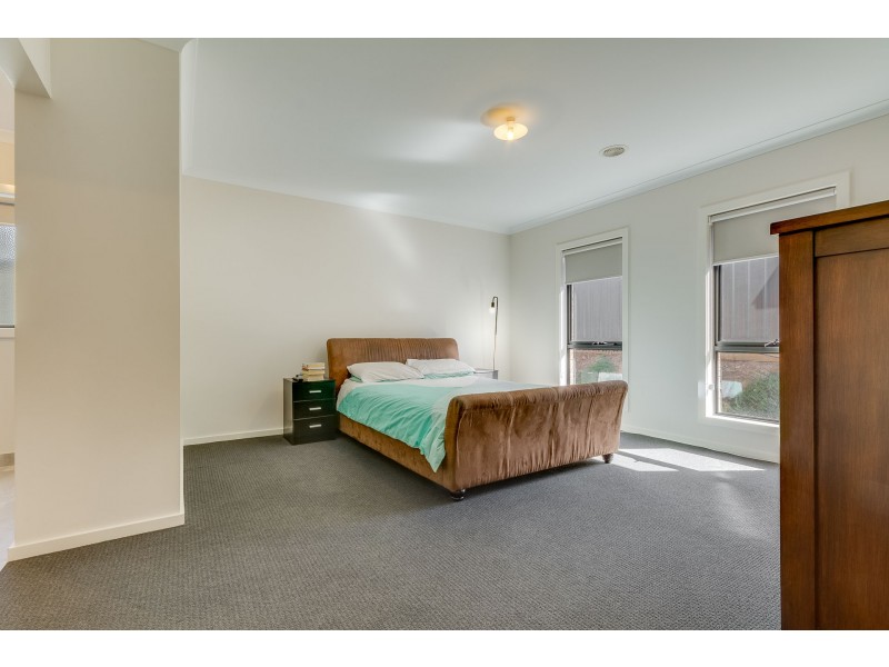 3 Ironhill Close, White Hills VIC 3550