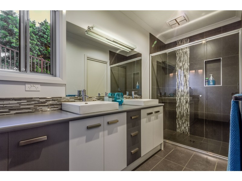 21 Kristy Drive, Spring Gully VIC 3550