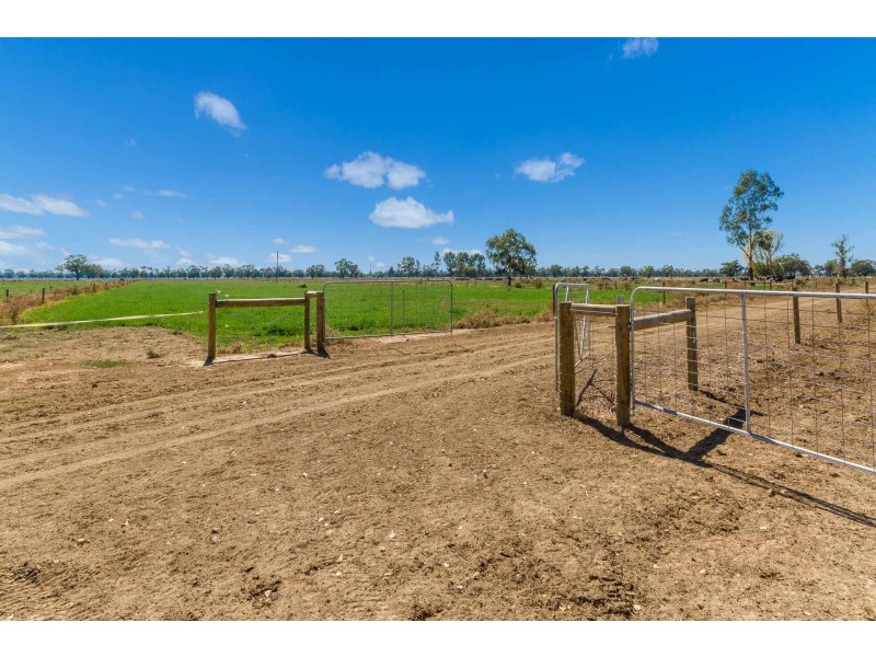 60 Thompsons Rd, Cohuna VIC 3568