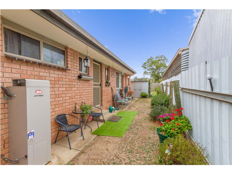 2/60-64 Strickland Road, East Bendigo VIC 3550