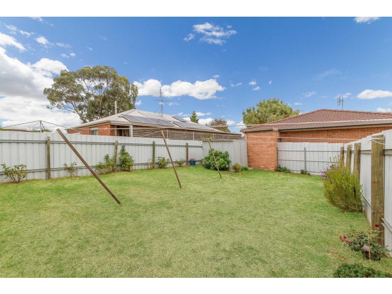 2/60-64 Strickland Road, East Bendigo VIC 3550