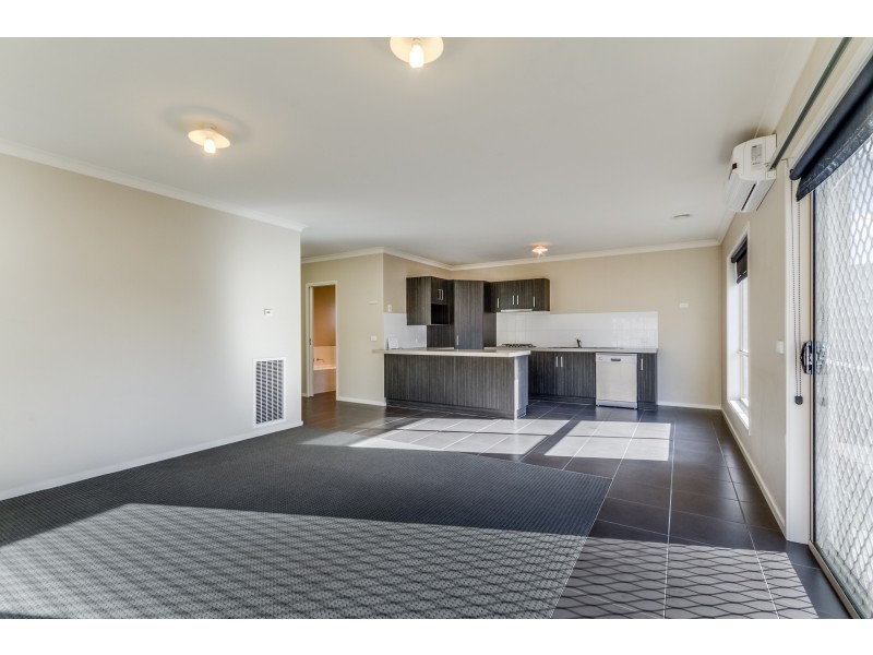 2/33 Allingham Street, Golden Square VIC 3555