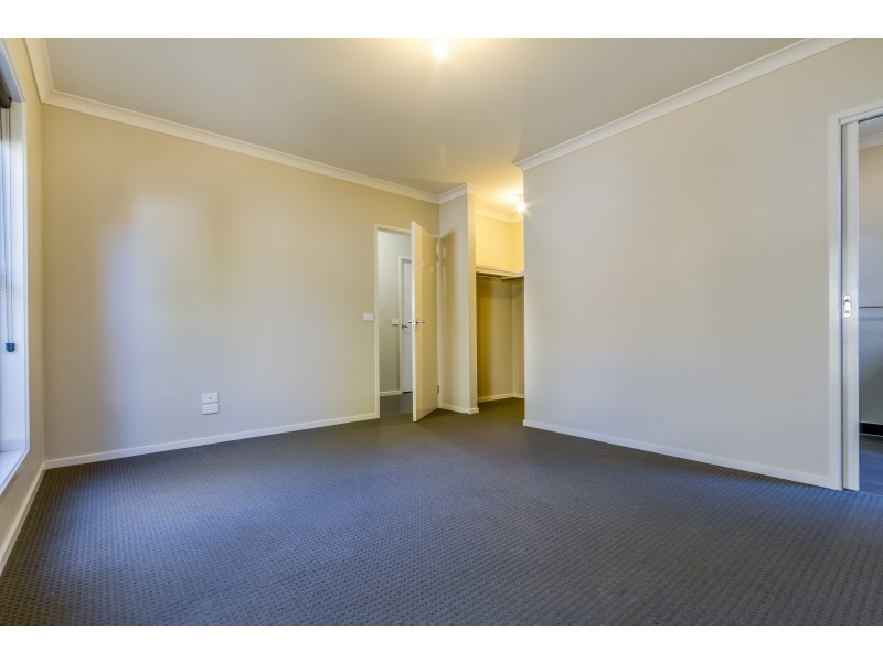 2/33 Allingham Street, Golden Square VIC 3555