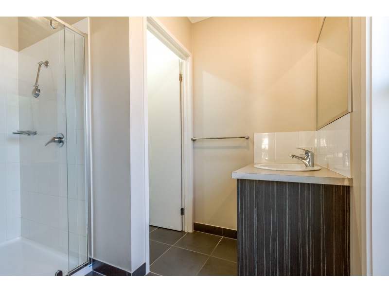 2/33 Allingham Street, Golden Square VIC 3555