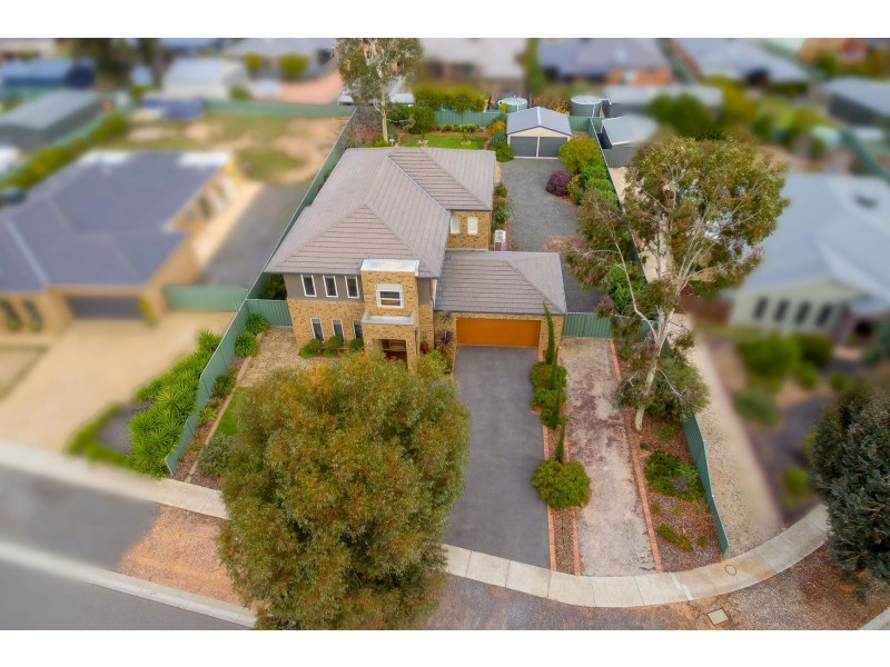 12 Arlington Court, Maiden Gully VIC 3551