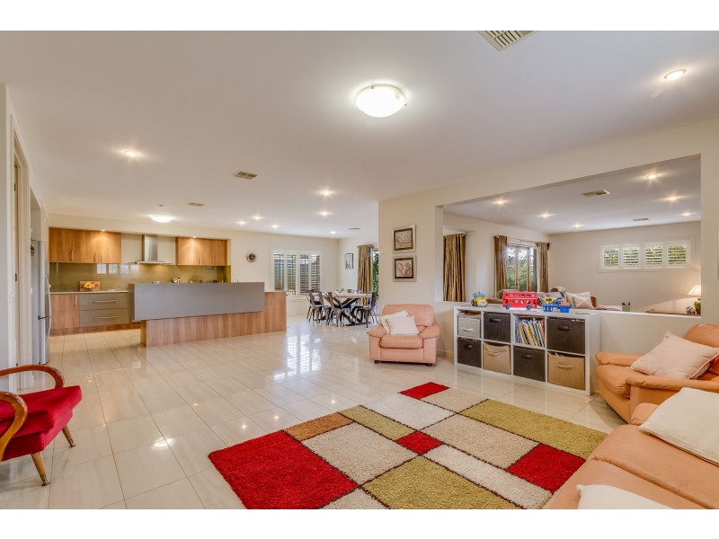 12 Arlington Court, Maiden Gully VIC 3551