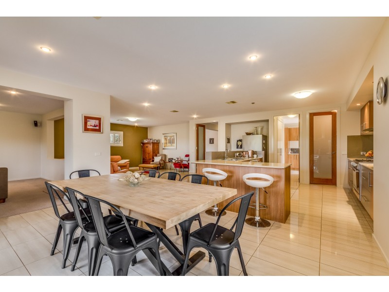 12 Arlington Court, Maiden Gully VIC 3551
