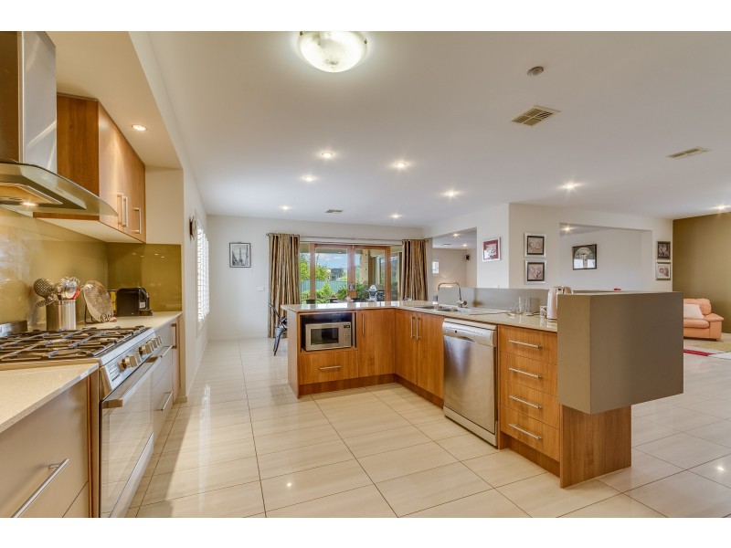 12 Arlington Court, Maiden Gully VIC 3551