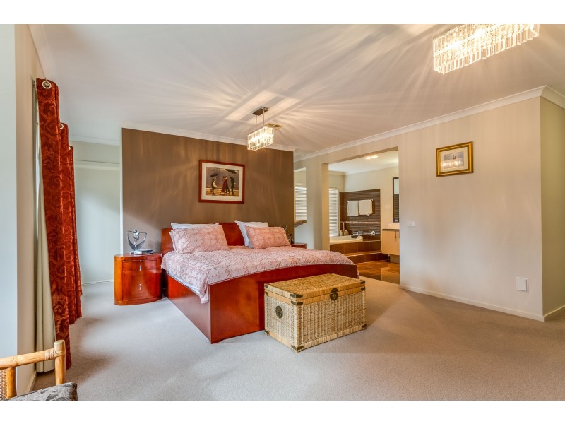12 Arlington Court, Maiden Gully VIC 3551