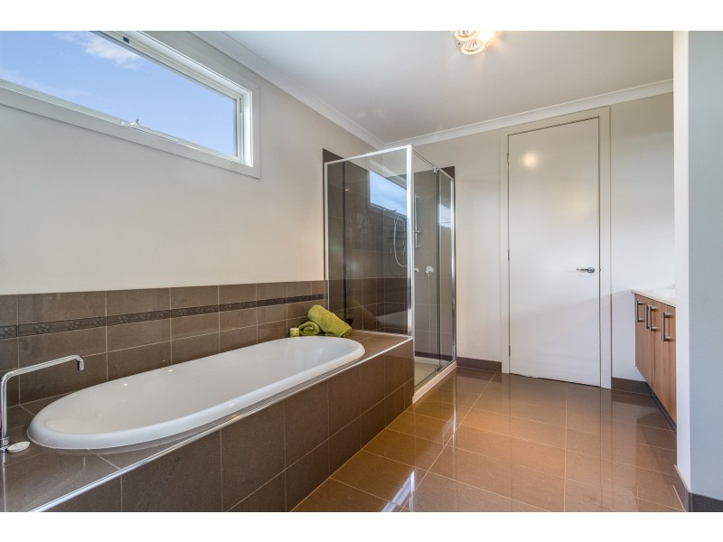 12 Arlington Court, Maiden Gully VIC 3551