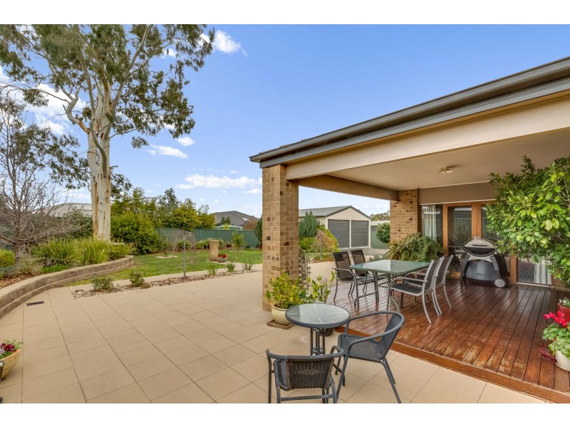 12 Arlington Court, Maiden Gully VIC 3551