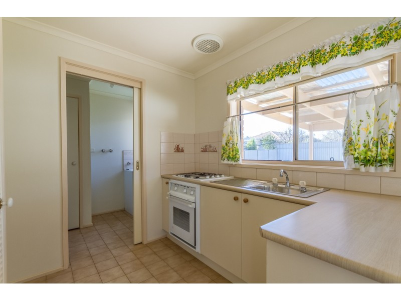 30 Powells Avenue, Strathdale VIC 3550