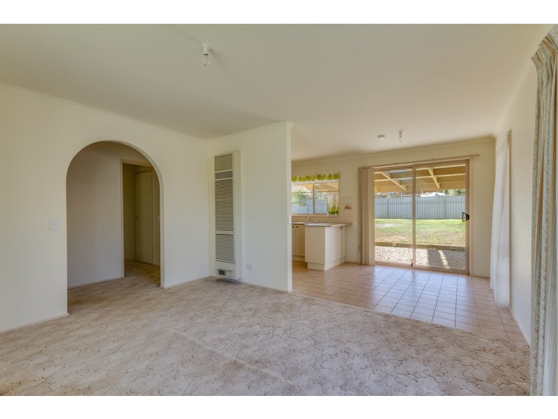 30 Powells Avenue, Strathdale VIC 3550