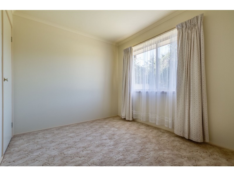 30 Powells Avenue, Strathdale VIC 3550