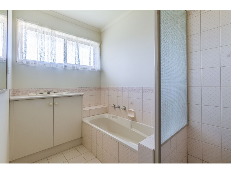 30 Powells Avenue, Strathdale VIC 3550