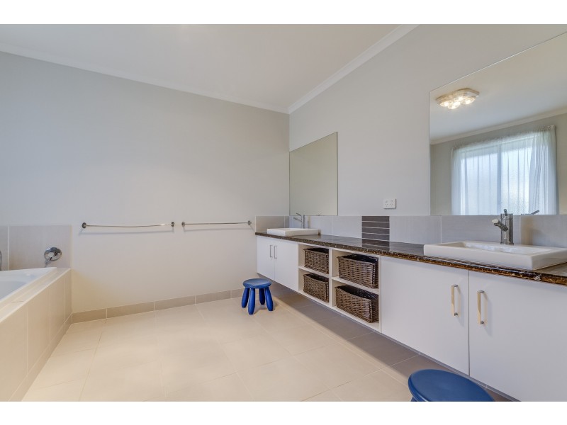 16 Marlo Court, Strathdale VIC 3550