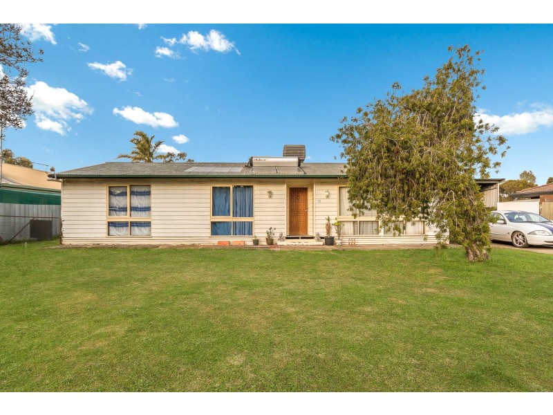 10 Pine Grove, Goornong VIC 3557