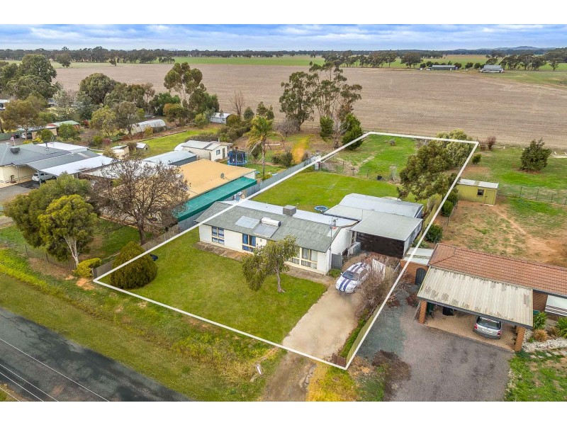 10 Pine Grove, Goornong VIC 3557