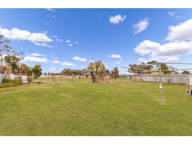 10 Pine Grove, Goornong VIC 3557