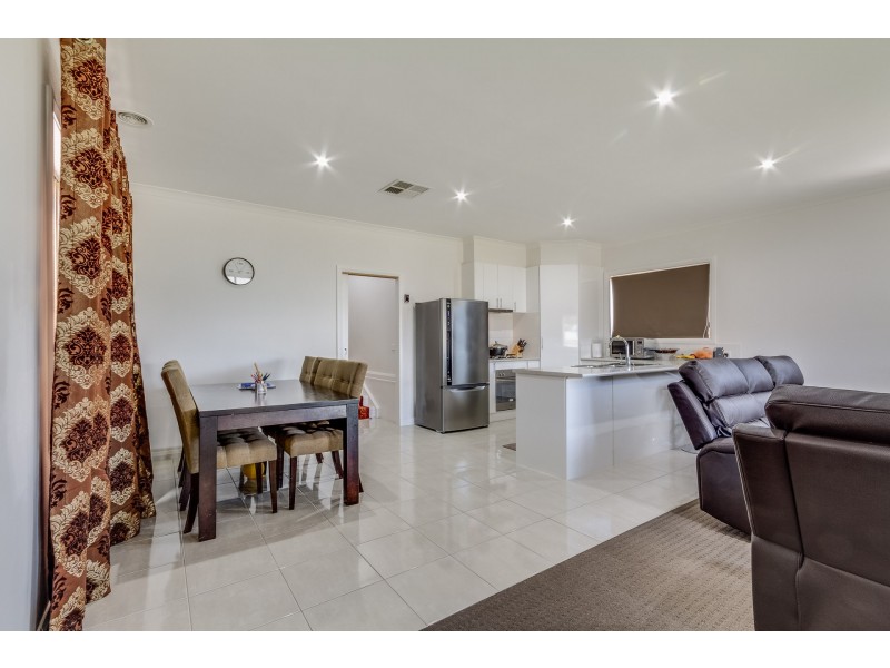 3b Alison Boulevard, Epsom VIC 3551