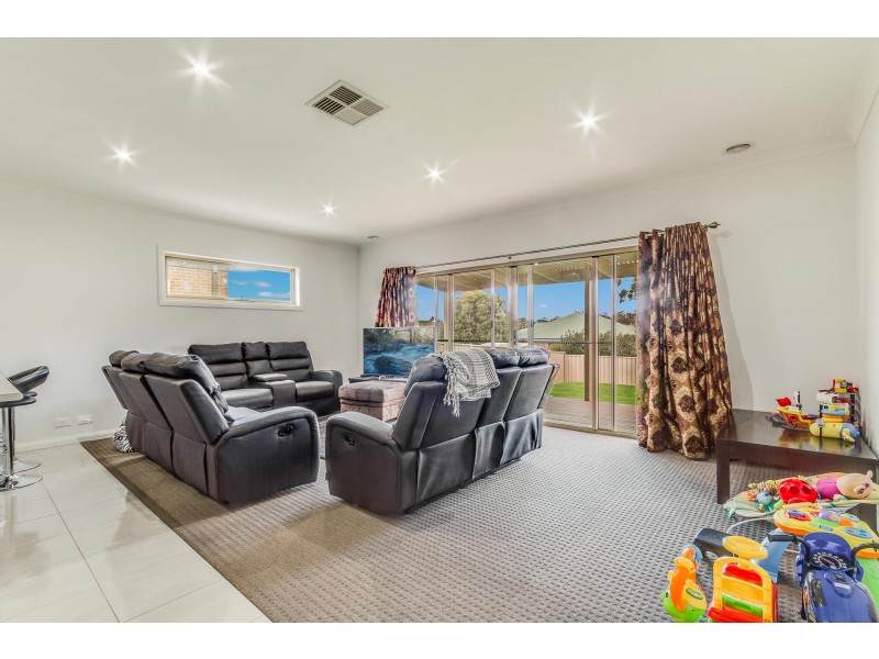 3b Alison Boulevard, Epsom VIC 3551