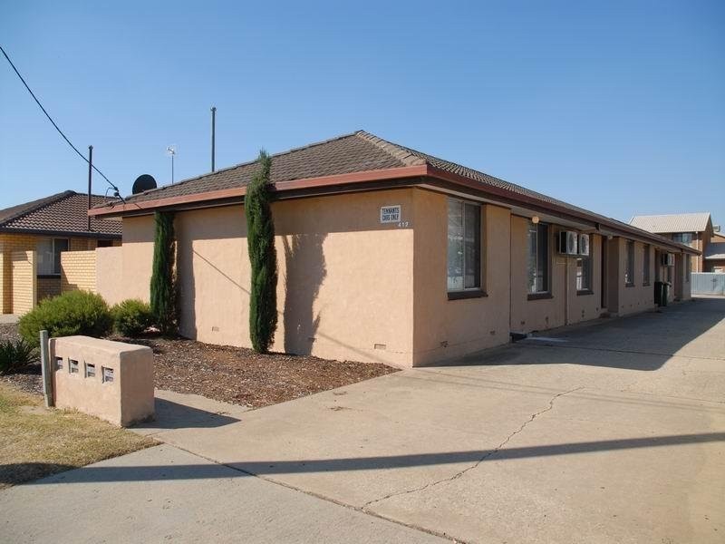 1 & 3/412 Kotthoff St, Lavington NSW 2641