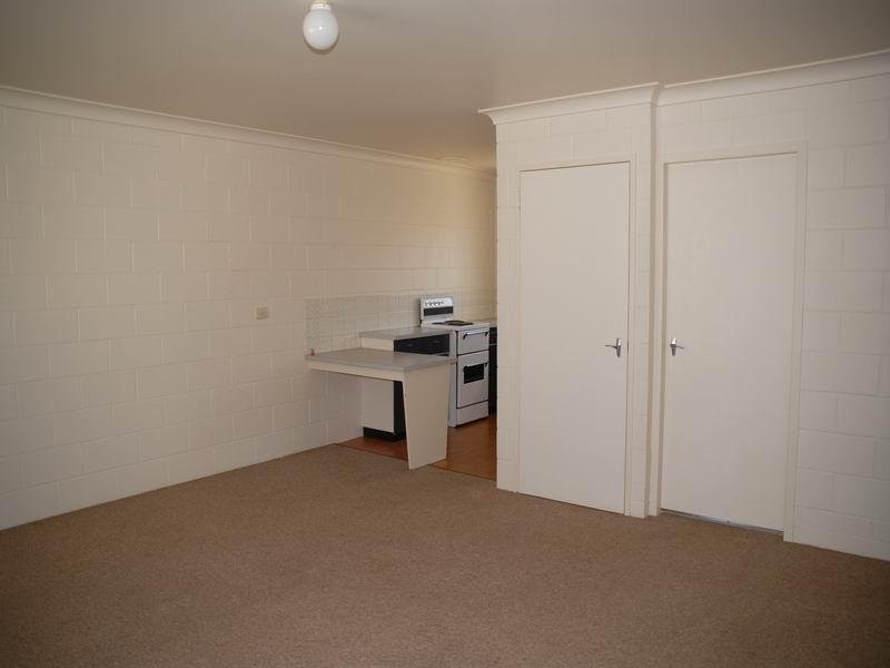 1 & 3/412 Kotthoff St, Lavington NSW 2641