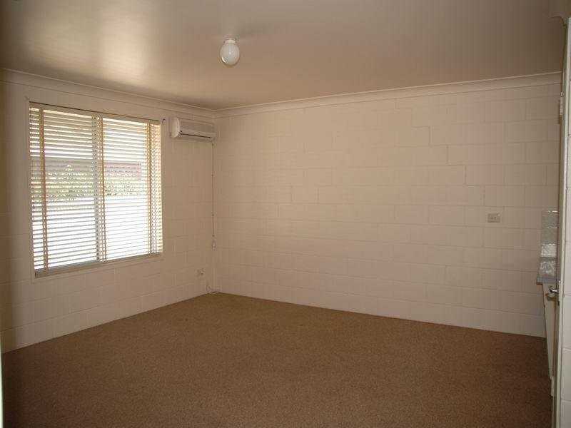 1 & 3/412 Kotthoff St, Lavington NSW 2641