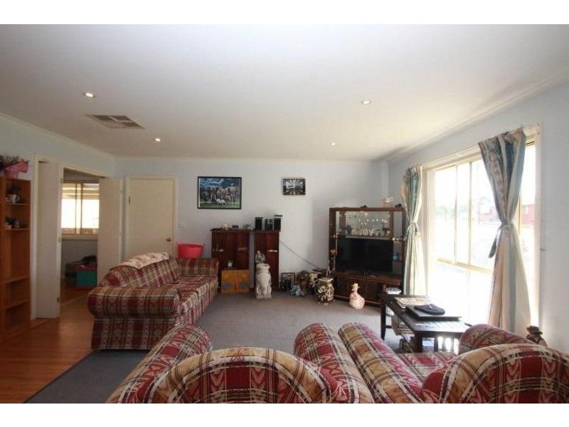 911 Captain Cook Dr, Glenroy NSW 2640