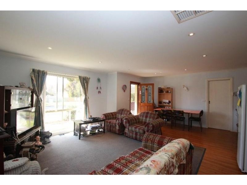 911 Captain Cook Dr, Glenroy NSW 2640