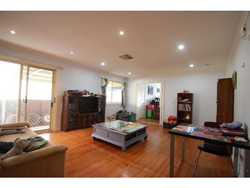 911 Captain Cook Dr, Glenroy NSW 2640