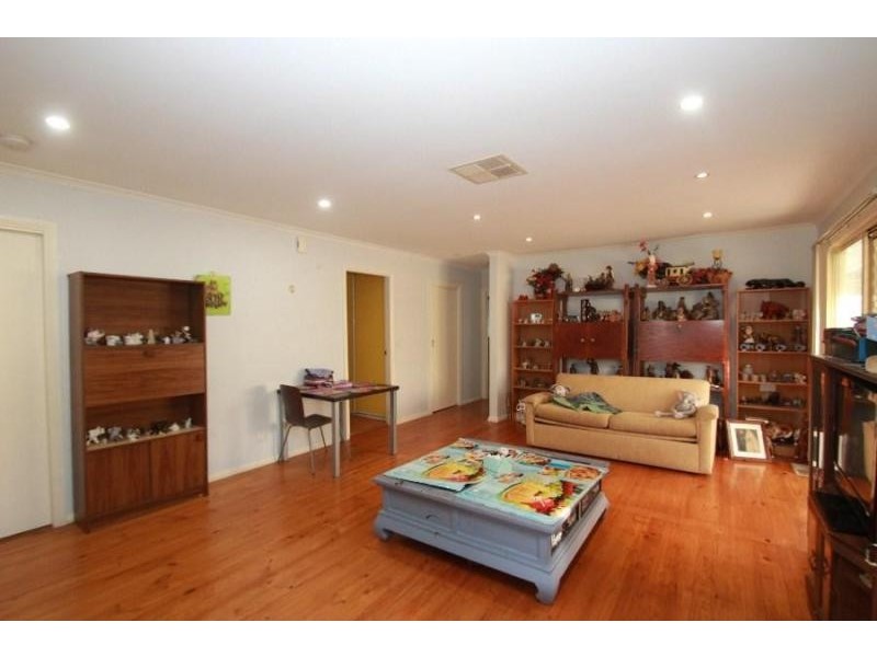 911 Captain Cook Dr, Glenroy NSW 2640