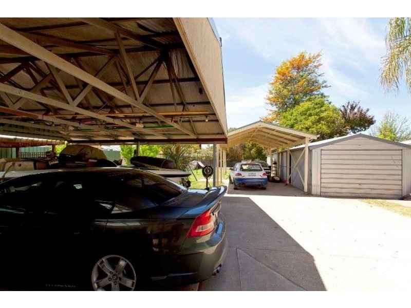 308 Dick Road, Lavington NSW 2641