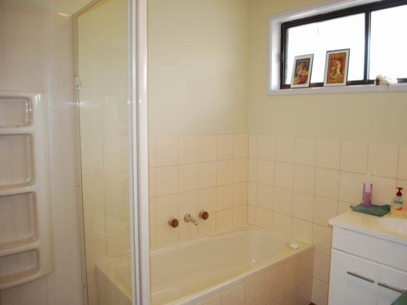 3/432 Kotthoff St, Lavington NSW 2641