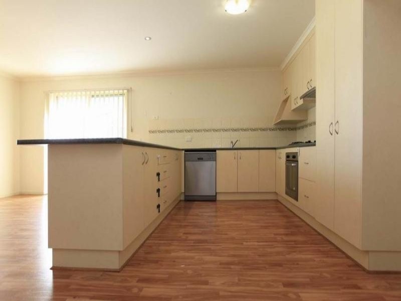 61 Jacaranda St, West Albury NSW 2640