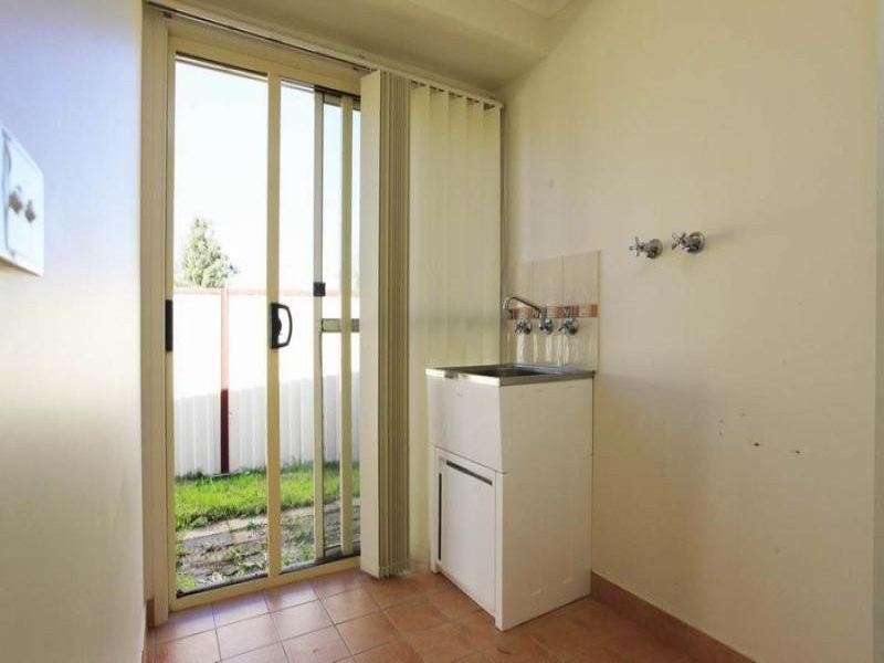 61 Jacaranda St, West Albury NSW 2640