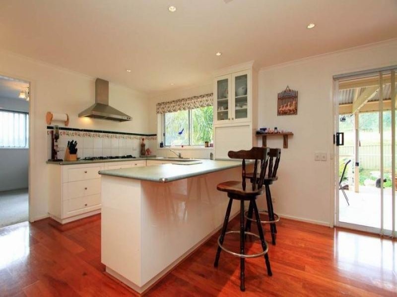 9 Darrung Pl, Lavington NSW 2641