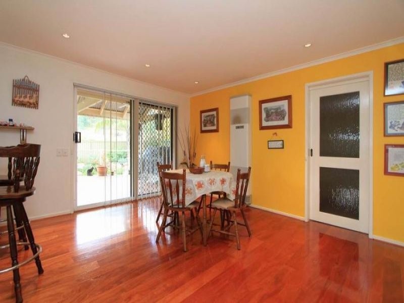 9 Darrung Pl, Lavington NSW 2641