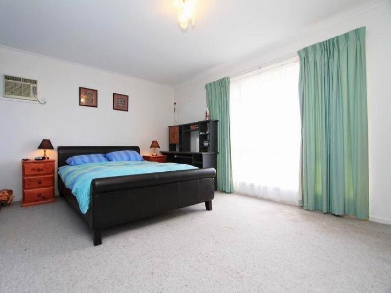 9 Darrung Pl, Lavington NSW 2641