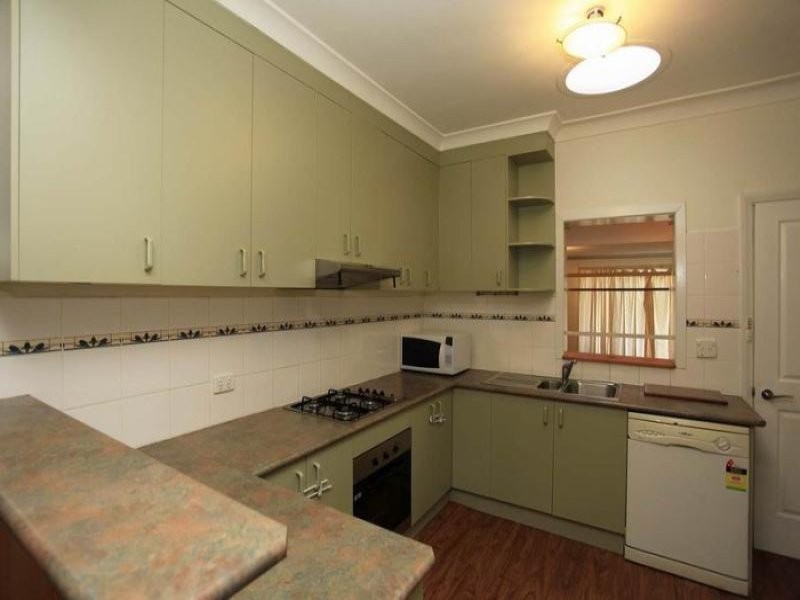 494 Danes St, Lavington NSW 2641
