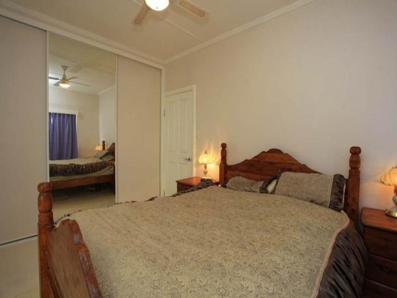494 Danes St, Lavington NSW 2641