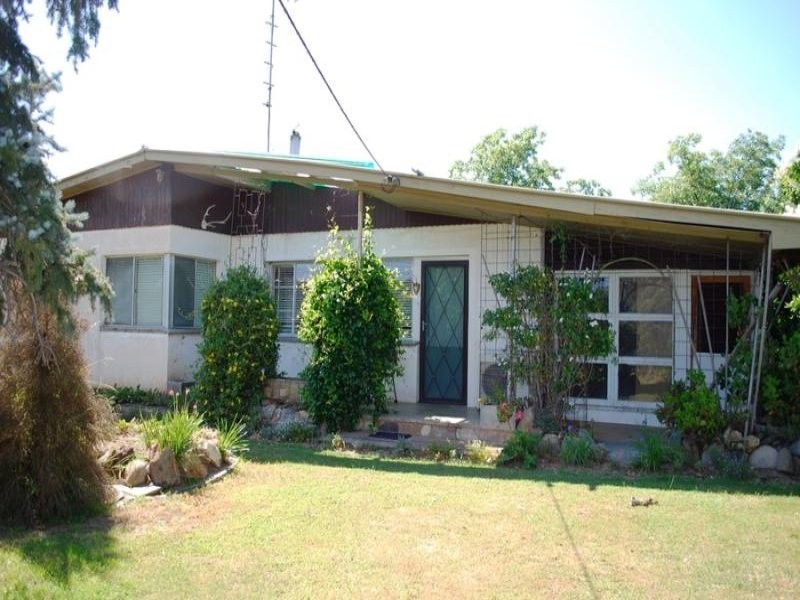 34 Carstens St, Lavington NSW 2641