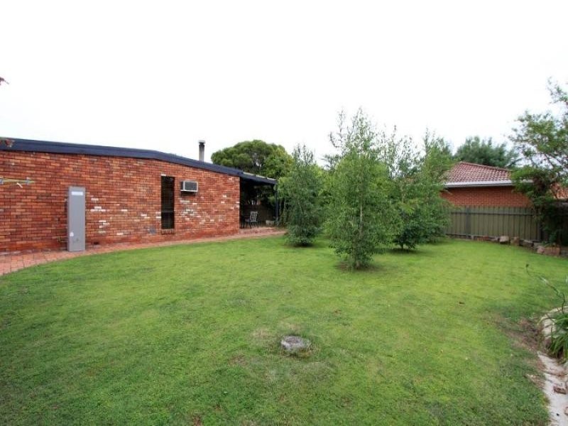 12 Brent Ct, Lavington NSW 2641