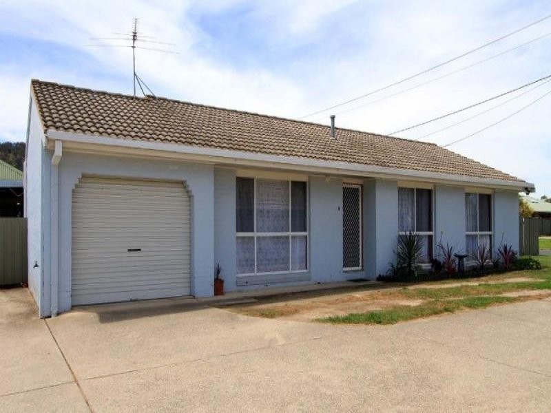 2/573 Webb St, Lavington NSW 2641